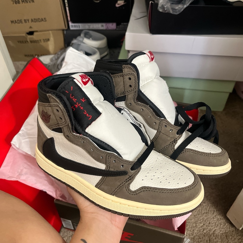 Nike Air Jordan 1 Retro High OG - Travis Scott Mocha